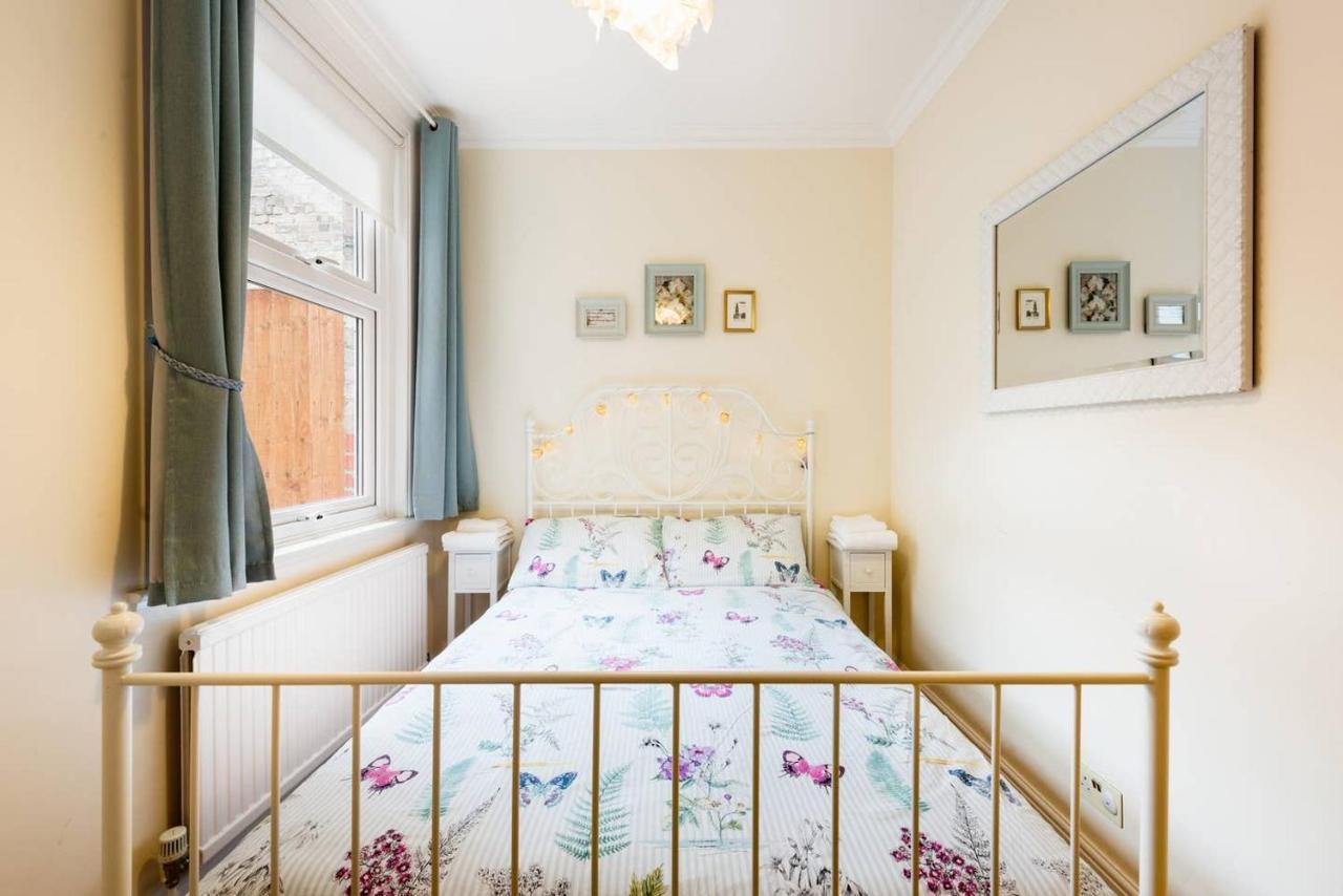 Bikki - 2 Bedroom Apartment Harrow